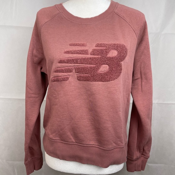 New Balance Essential Crew Sweatshirt Women’s size M Blush - Picture 2 of 9